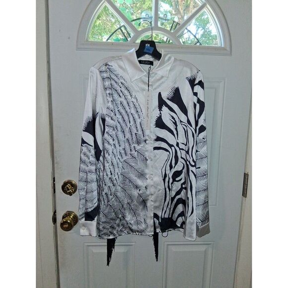 Akira Button Down Top Fringe Open Back Small Floral Zebra Black & White NWT - Picture 1 of 8